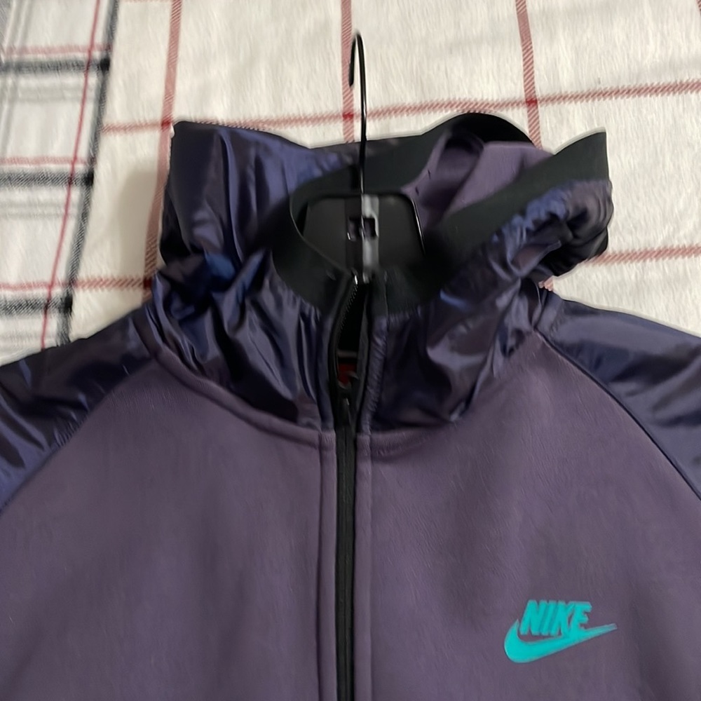 Nike jacket - Picture 2 of 4